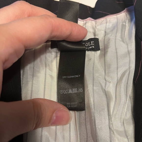 Kenneth Cole Blazer black with pink pin striped Fitted Size 12 - Picture 3 of 9